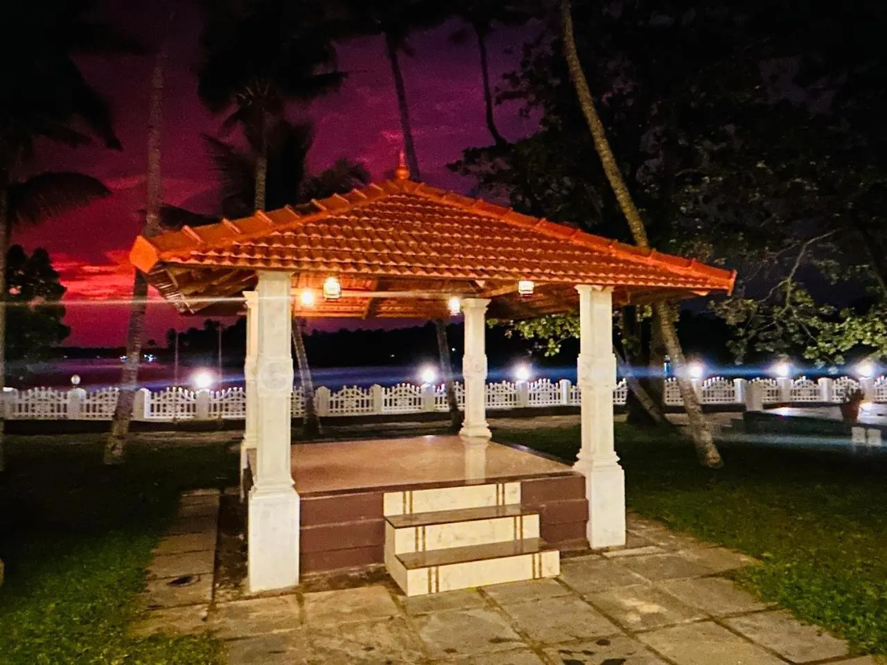 Frühstückspension Lavilla Lake Resort And Restaurant Kollam Indien