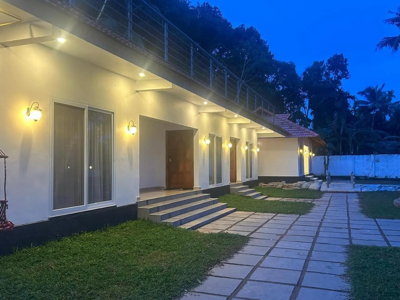 Lavilla Lake Resort And Restaurant Kollam India