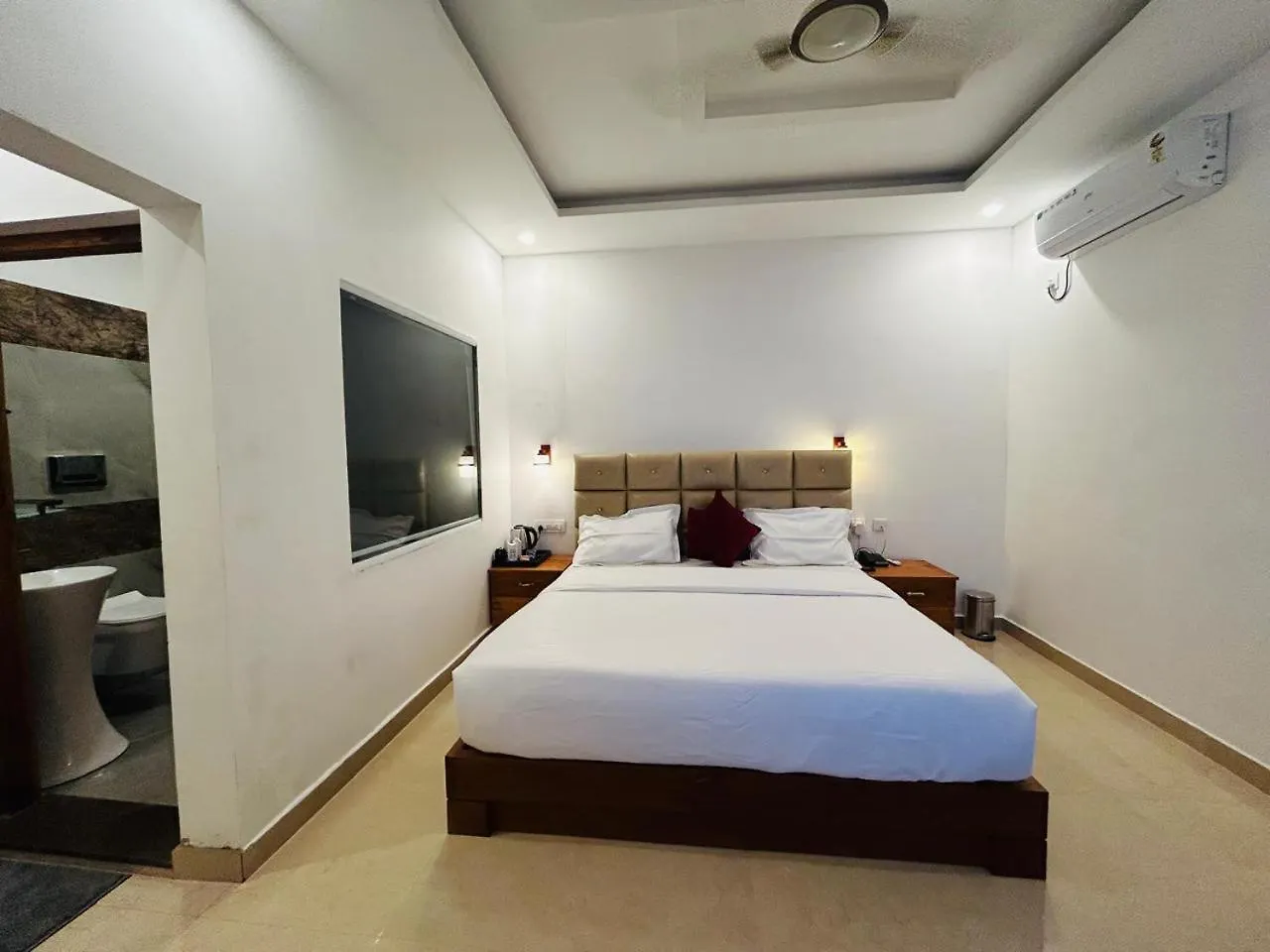 Lavilla Lake Resort And Restaurant Kollam