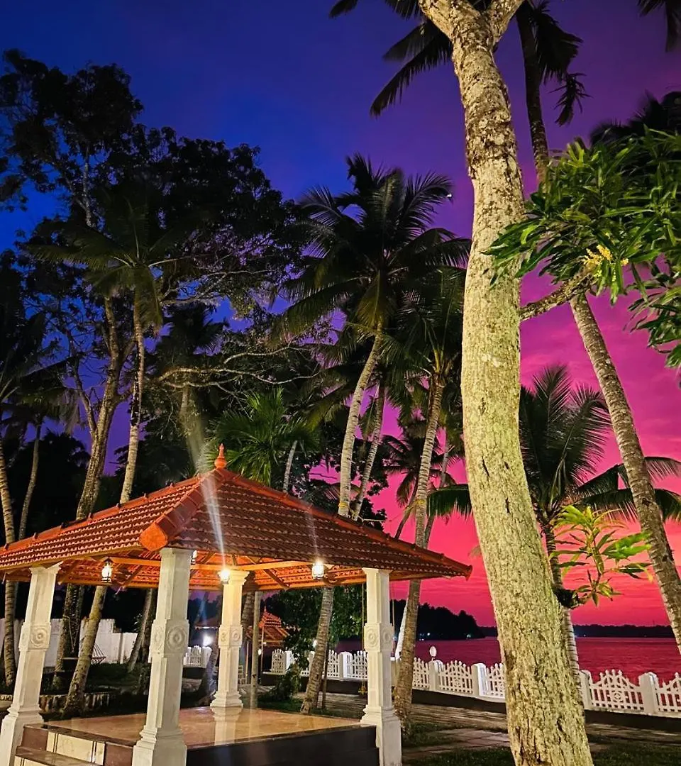 Lavilla Lake Resort And Restaurant Kollam Panzió